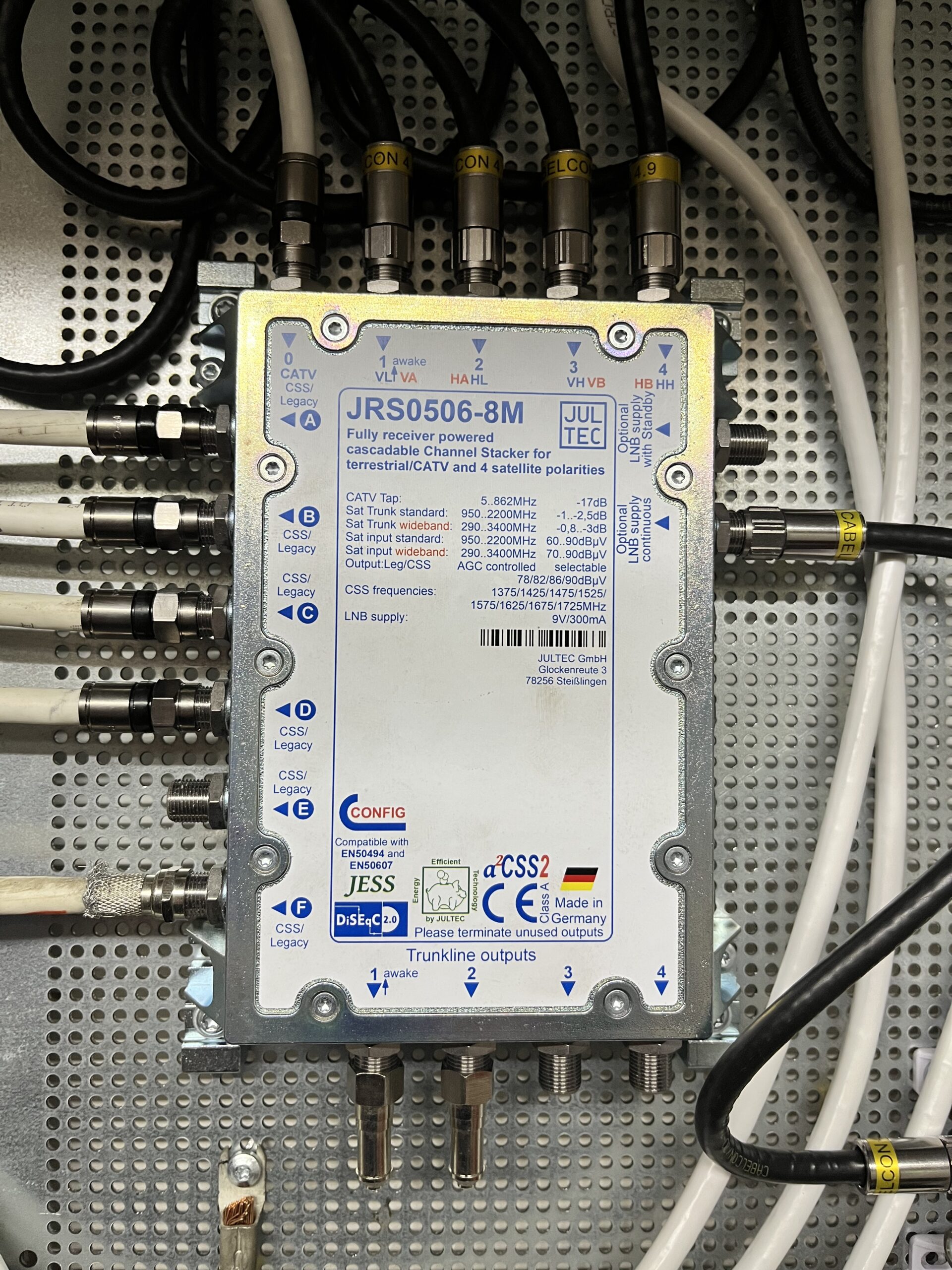 Jultec JRS0506-8M Channel Stacker Einkabel Multischalter für SAT Verteilung in Wohnanlage installiert und gewartet von TV-SAT-Nagel Düsseldorf