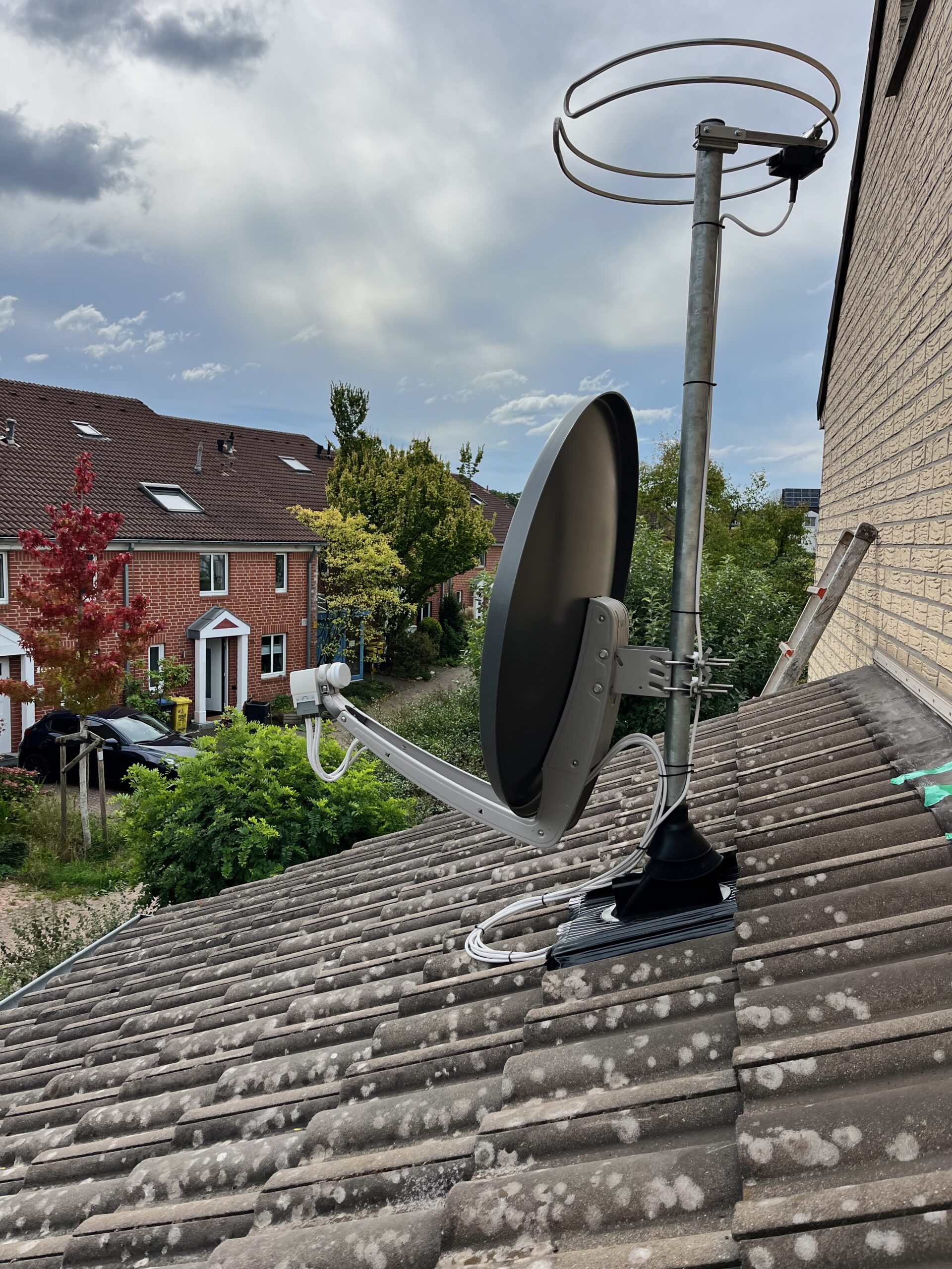 Satellitenanlage auf Reihenhaus in Erkrath